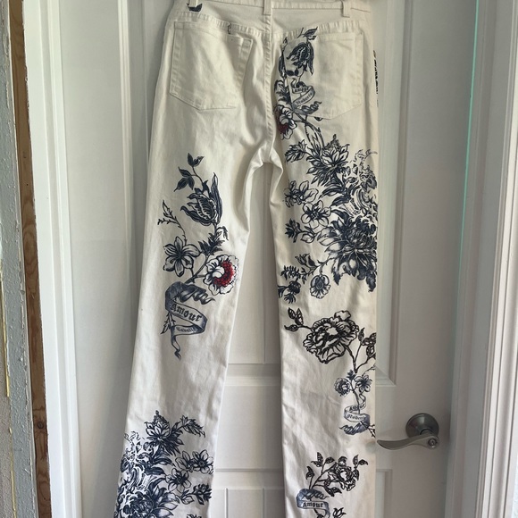 Roberto Cavalli White Jeans with Gold Button - Picture 7 of 9